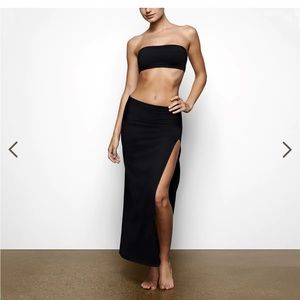 Skims SHAPING SWIM LONG SKIRT
